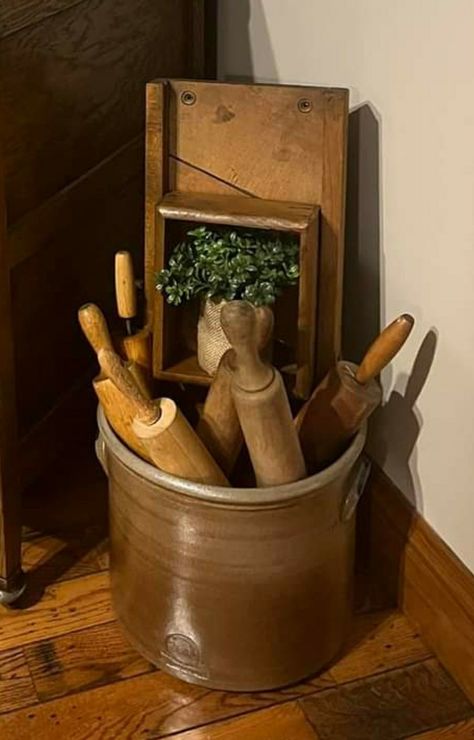 Crocks Decor Ideas Farmhouse Style Living Room, Decorating With Large Crocks, Crock With Rolling Pins, Crock Vintage Decor, Large Crock Decorating Ideas, Antique Crocks Decor Ideas, Decorating With Old Crocks, Crock Decorating Ideas, Vintage Colander Decor