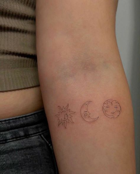 Tattoo Inspo Meaningful, Tattoo For 3, Earth Tattoo, Tattoos Inspo, Beauty Tattoo, Beautiful Tattoo, Small Hand Tattoos, Classy Tattoos, Discreet Tattoos