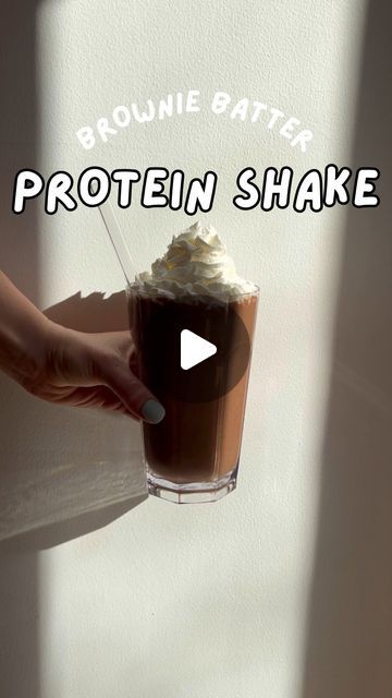 High Protein Recipes by Mika & sometimes Dan on Instagram: "Welcome back to part 2 of Protein Brownie Recipes! 🍫Protein Brownie Batter Shake 🍫  My reaction when testing this brownie shake recipe “omg it literally tastes like I’m drinking a brownie what on earth??!!” But seriously, this protein shake is made with all wholesome ingredients and is dairy free. You can use any vanilla yogurt and chocolate protein powder you like, but I would make sure you actually like the protein powder. My favorites are Drink Wholesome, CSE, and KOS for a vegan option.  📌 save this recipe for when you want a milkshake but also want 30 grams of protein  ❓can I use collagen or leave out the protein powder? Yes, you can leave it out but you will need more maple syrup to make up for the lack of sweetness and t Protein Brownie Batter, Brownie Shake, Protein Brownies Recipe, Protein Brownie, Protein Milkshake, Recipes Protein, 30 Grams Of Protein, Protein Brownies, My Reaction