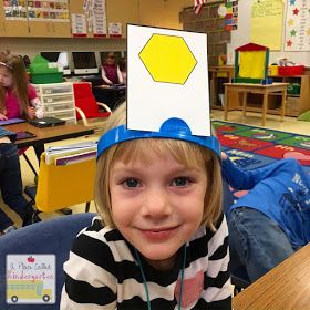 Kindergarten Summer School, Kindergarten Geometry, Shapes Lessons, Shape Activities, Shapes Kindergarten, Solid Shapes, Shapes Activities, Math Geometry, Math Workshop