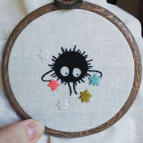 Cute Embroidery Patterns, Soot Sprite, Clothes Embroidery Diy, Embroidery Lessons, Pola Sulam, Hand Embroidery Projects, Sun Is Shining, Creative Embroidery, Embroidery On Clothes