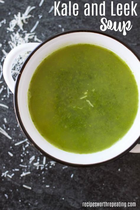 Kale and Leek Soup Recipe Leeks Soup Recipes, Kale Soup Recipes, Chili Chili, Chomp Chomp, Delicious Clean Eating, Kale Soup, Best Soup Recipes, Kale Recipes, Leek Soup