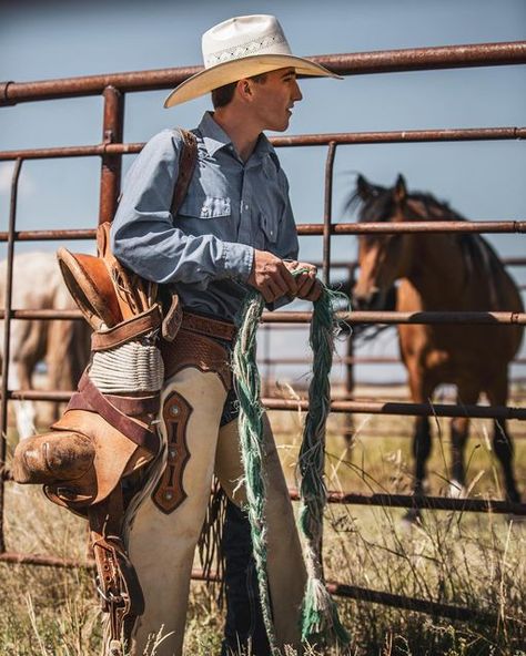 Kristen Schurr Photography on Instagram: "Senior Photos, Bronc Rider Edition Cade Costello | Class of 2023 Follow my lifestyle page to see more recent sessions... @cade.costello @kschurrphotolifestyle #seniorphotos #seniorpictures #broncrider #rodeoseniorpictures #saddlebronc #broncmatch #westernlifestyle #kschurrphoto #rodeolife #broncridingnation #rodeotrail #campcrookbroncmatch #southdakota #campcrooksd" Bronc Rider, Saddle Bronc, Bronc Riding, American Cowboy, Modern Cowboy, Real Cowboys, Rodeo Life, My Lifestyle, 8 Seconds