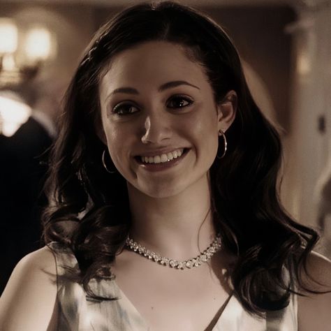 Fiona Gallagher Makeup, Shameless Us, Fiona Gallagher, Lip Gallagher, Shameless Characters, Marley And Me, Basic Girl, Emmy Rossum, Female Actresses