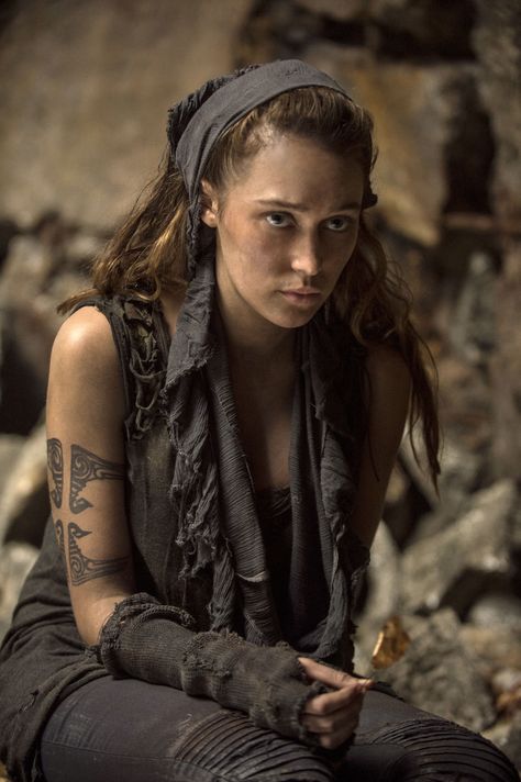 The 100 - Season 2 Episode 6 Still Lexa Kom Trikru, Lexa E Clarke, Commander Lexa, Darker Hair, Lexa Y Clarke, Alycia Jasmin Debnam Carey, Clarke And Lexa, Lexa The 100, Alycia Jasmin