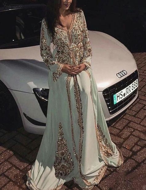 Gowns Gold, Arab Dresses, Moroccan Kaftan Dress, Engagement Gowns, Muslim Evening Dresses, Gown Gold, Moroccan Kaftan, Moroccan Fashion, Dress Mint