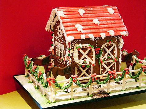 this is my goal of what a perfect gingerbread house is Gingerbread Stable, Creative Gingerbread House Ideas, Creative Gingerbread House, Candy Village, Gingerbread House Ideas, Make A Gingerbread House, Gingerbread House Cookies, Jesus Birthday, Horse Stable