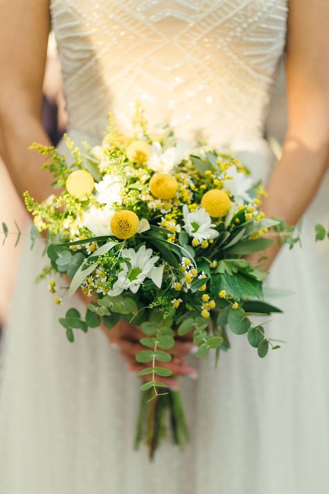 Green And Yellow Wedding, Yellow Wedding Bouquet, Daisy Wedding Flowers, Olive Wedding, Eucalyptus Bouquet, Yellow Bouquets, Bride's Bouquet, Daisy Wedding, Bride Flowers