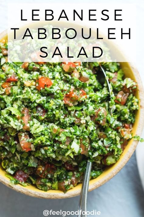 Lebanese Tabbouleh, Arabisk Mat, Tabbouleh Salad Recipe, Lebanese Salad, Mediterranean Appetizers, Vegan Mediterranean, Tabbouleh Recipe, Chopped Vegetables, Bulgur Salad