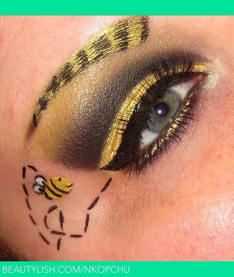 Pretty bumble bee make up Bee Costume Makeup, Bumblebee Makeup, Carnaval Make-up, Bee Makeup, Bumble Bee Costume, Doll Face Paint, Face Painting Tutorials, Bee Costume, Bee Inspired