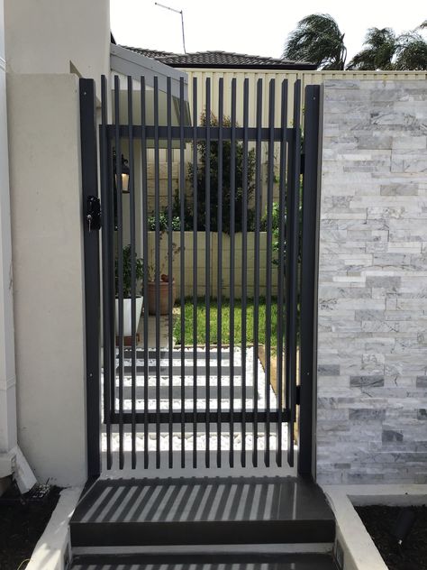 Porch Grill, Automatic Sliding Gate, Fence Wall Design, Backyard Gates, Gate Designs Modern, House Fence Design, Grill Door Design, Modern Fence Design, Side Gates