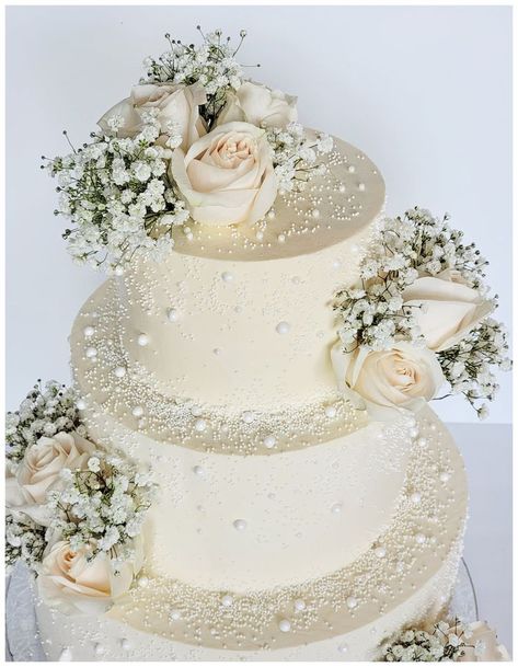 White Rose Wedding Cake, Wedding Cake Minimalist, Sakura Wedding, Rose Wedding Cake, White Rose Wedding, Fancy Wedding Cakes, Wedding Cake Pearls, Happy Anniversary Cakes, Glam Wedding Dress