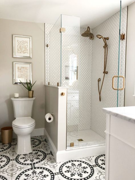 Sparkle Bathroom, Glamorous Bathroom, Small Bathroom Layout, Small Bathroom Renovation, Bathroom Redesign, Casa Vintage, Bathroom Remodel Shower, Basement Bathroom, Bathroom Layout