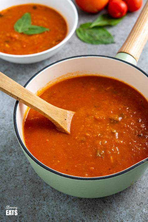 Tomato And Basil Soup, Tomatoes Soup, Tomato Basil Soup Recipe, Fresh Tomato Soup, Anti Inflammation Recipes, Fresh Tomato Recipes, 30 Min Meals, Basil Soup, Tomato Basil Soup