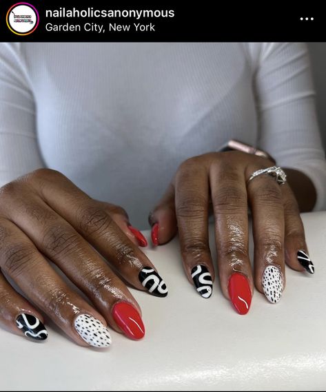 Nail Ideas With Magnet, Mudcloth Nails, Red White And Black Nails Design, Jt Nails, Black And White Abstract Nails, African Nail Art, Nail Overlay, Side Hairstyle, Shiny Nails Designs