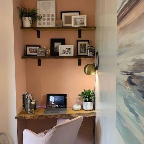 Working from home means it’s more important that ever to find that separation between working hours and leisure hours. After all, you’re going to be doing them all in the same living room office space for the foreseeable. Read our top tips for using your living room as an office... IMAGE: @youreverydayreno Alcove Shelves Bedroom, Alcove Office Ideas, Alcove Desk Ideas, Desk In Alcove, Alcove Office, Alcove Desk, Alcove Shelves, Desk And Shelves, Stylish Office Chairs