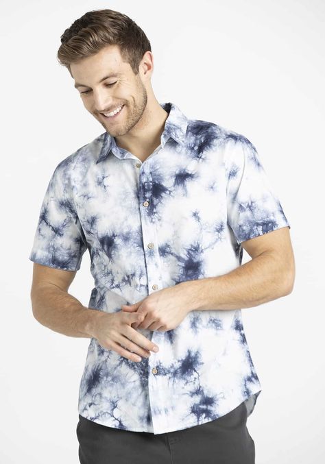 Tie-Dye Outfits for Men �– 17 Ideas on How to Wear Tie-Dye Camisa Tie Dye, Outfits For Men, Tie Dye Outfits, Outfit Trends, Dye Shirt, How To Style, Shirt Outfit, Tie Dye, Dye