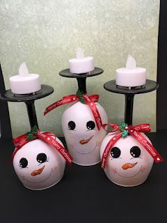 Wine Glass Christmas Crafts, Christmas Wine Glass Candle Holder, Snowman Tealight, Snowman Cups, Snow Friends, Wine Glass Candle Holder, Christmas Wine Glasses, Painted Snowman, Wine Glass Decor