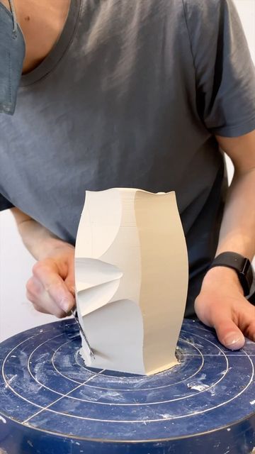 Alex Olson, Japanese Ceramics Pottery, Ceramics Bowls Designs, Slab Ceramics, Organic Ceramics, Pottery Form, Advanced Ceramics, Pottery Videos, Soft Orange