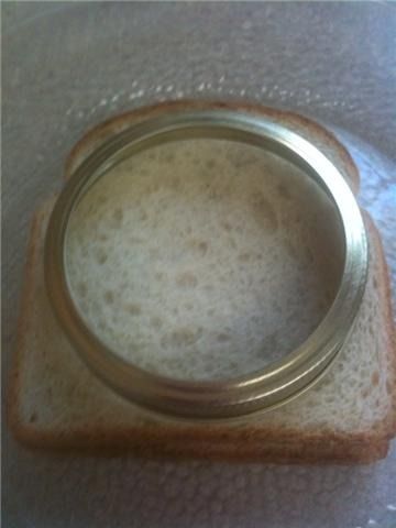 Uncrustables Diy, Make Your Own Peanut Butter, Homemade Uncrustables, Bread Peanut Butter, Kid Sandwiches, Homemade Peanut Butter, Easy Meals For Kids, Peanut Butter And Jelly, Canning Jar