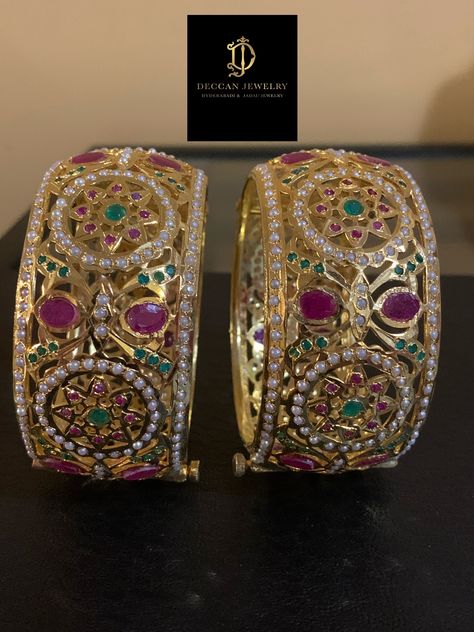 Jadau Bangles, Hyderabadi Jewelry, Hand Jewellery, Ruby Bangles, Flower Hair Accessories Wedding, Jewelry Bangles, Jewelry Ancient, Designers Jewelry Collection, African Paintings