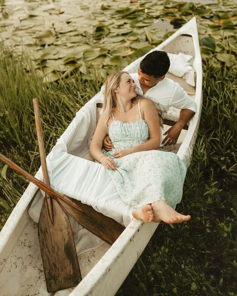 Surprise on the last slide 🐊 I’ve lived here for 6 years and I never see gators, but they decided to claim their territory the second we get a canoe in the water for my dream shoot ���😂! @angelandjose were awesome and I was able to get most shots within a few minutes and then by the shoreline! This will always be an unforgettable shoot of mine! ❤️ Stay tuned for the part two with the rain 🌧️ @freedomphotographyfl canoe rental! 🤍 #canoe #couplesphotography #thenotebook #gpresets #unscriptedpo... Canoe Photoshoot, Noah And Allie, Rain Shoot, The Notebook Movie, Movie Romance, Notebook Movie, Model Couple, Lake Photoshoot, You Are Incredible