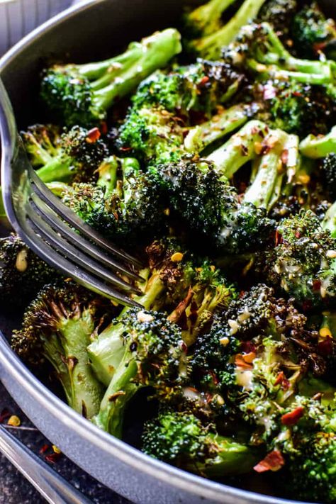 The BEST Air Fryer Broccoli! Made with just a handful of ingredients, this broccoli is perfectly tender-crisp and drizzled with a delicious creamy soy ginger sauce. A unique, flavorful side dish for any meal! Air Fryer Broccoli, Soy Ginger Sauce, Spicy Broccoli, Soy Ginger, Fried Broccoli, The Best Air Fryer, Cilantro Lime Sauce, Best Air Fryer, Air Fried Food