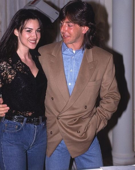 Ｇｗｅｎ． on Instagram: “Mayor throwback to somewhere in the 90s. I love it when she smiles. 😍❤️ #monicabellucci #bellucci #brunette” Monica Belluci Style, 90s Street Style, Ornella Muti, 80s Fashion Trends, Italian Actress, Monica Bellucci, Feminine Dress, Beautiful Couple, Her Smile