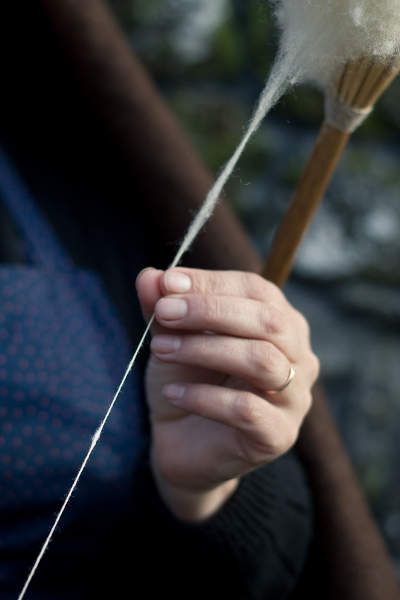 Evie Clark, Spinning Thread, Wool Spinning, Types Of Fibres, Medieval Woman, Knit Rug, Spinning Wool, Drop Spindle, Tablet Weaving