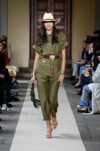 Chic Cowgirl, Safari Outfit, Safari Outfits, 2022 Fashion Show, Safari Chic, Safari Style, New York Style, Spring Summer 2022, 2022 Fashion