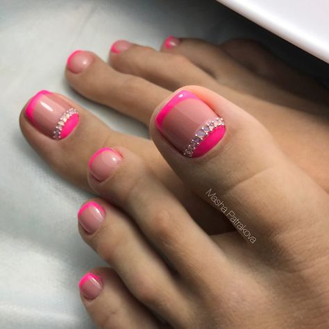 Over 50 Incredible Toe Nail Designs for Your Perfect Feet #nails French Pedicure Designs, Easy Toe Nail Designs, Simple Toe Nails, French Pedicure, Pedicure Nail Designs, Toe Nail Color, Pretty Toe Nails, Cute Toe Nails, Summer Toe Nails