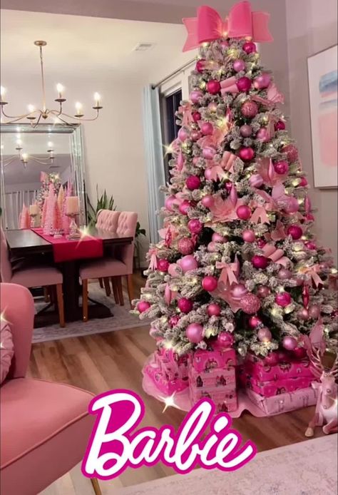 Barbie Christmas Decorations, Pink Christmas Tree Ideas, Barbie Tree, Barbie Christmas Tree, Pink Obsessed, Christmas In Pink, Barbie Bedroom, Christmas Elf Ideas, Holiday Bedroom