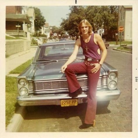 34 Cool Snaps That Defined the 1970s Men's Fashion ~ Vintage Everyday 1970s Mens Fashion, 70s Fashion Men, 1970s Men, Mens Fashion Vintage, 70s Men, 70s Inspired Fashion, 70s Outfits, Uncanny X-men, Retro Photo