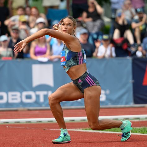 Anna Hall (USA) • 2023 Hypo-Meeting Götzis #javelinthrow #heptathlon #athletics Anna Hall Track, Keely Hodgkinson, Anna Hall, Fitness Attire, Heptathlon, Athletics Track, Javelin Throw, Track And Field Athlete, Fitness Women