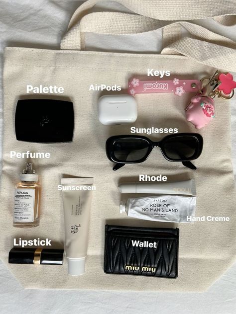 What’s in my bag pt. 1 Aesthetic Whats In My Bag, What’s In My Bag Korean, What In My Bag Aesthetic, Whats In My Bag Aesthetic Korean, What Is In My Bag Aesthetic, Girl Bag Essentials, Whats In My Purse Essentials, What’s In My Bag Aesthetic, What's In My Tote Bag