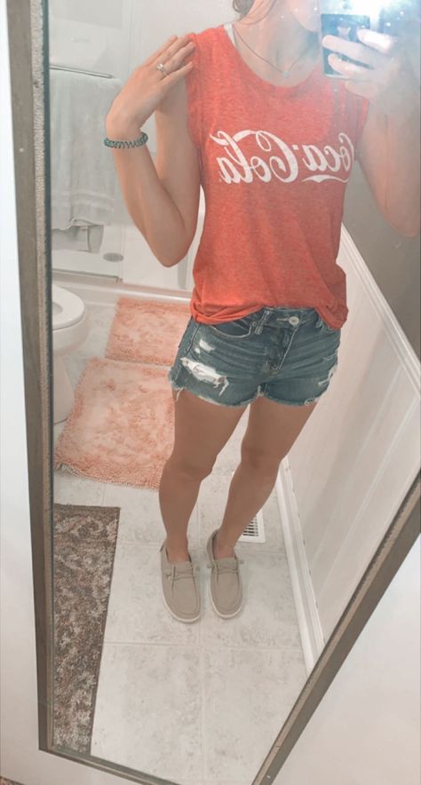 Hey Dudes And Shorts Outfit, Hey Dude Outfits For Women, Summer Outfits With Hey Dudes, Hey Dude Outfit Ideas, Outfits To Wear With Hey Dudes, Comfy Outfits With Hey Dudes, Outfits With Hey Dudes For Women, Outfit With Hey Dude Shoes, Hey Dude Shoes Women Outfit Ideas