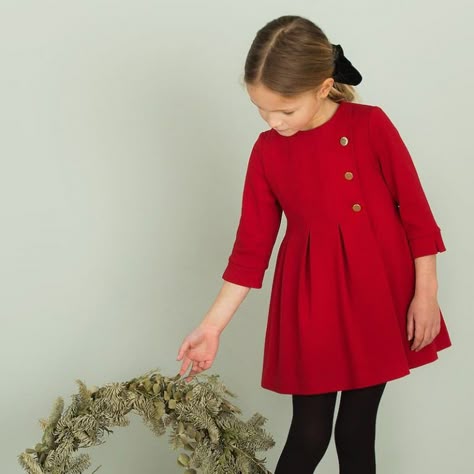 Conjuntos elegantes para este invierno de Pili Carrera, mi selección - Minimoda.es-Blog Moda Infantil Kids Christmas Dress, Mom Daughter Outfits, Girls Winter Dresses, Kids Winter Fashion, Girls Dresses Sewing, Kids Dress Wear, Girl Dress Patterns, Kids Fashion Clothes