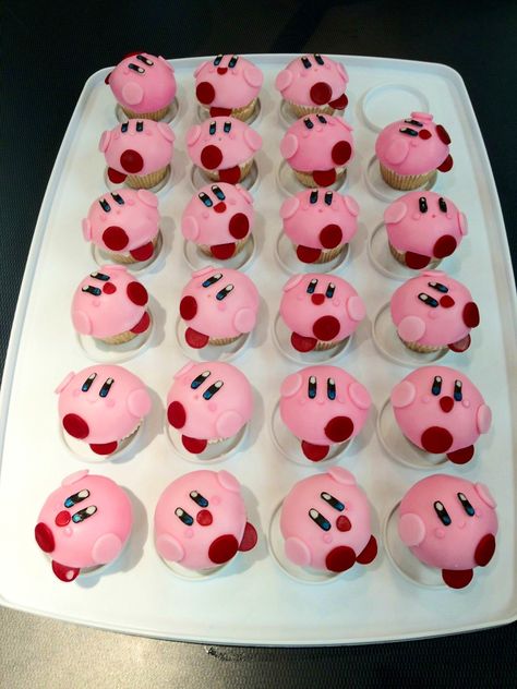 Kirby cupcakes Kirby Pull Apart Cupcake, Kirby Cupcake Ideas, Kirby Cakes Ideas, Kirby Cupcakes, Kirby Birthday Party, Kirby Cake, Kirby Birthday, Nintendo Birthday Party, Super Mario Birthday