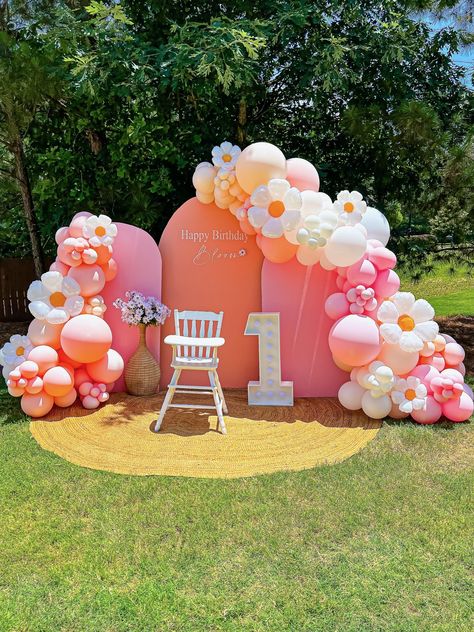 Creative Portfolio: Balloon Artistry & Event Styling - Balloon Garland Daisy Baby Shower Theme, Balloons Number, Blue And Blush Wedding, Daisy Baby Shower, Pink Latex, Sunflower Theme, Birthday Party Background, Peppa Pig Birthday Party, Baby Reveal Party