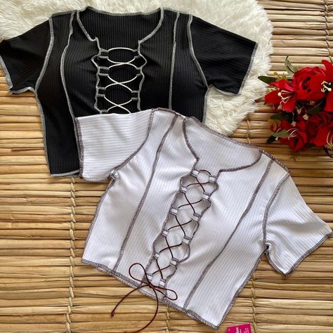 Chic Black Outfits, Reworked Clothes, Diy Clothes Design, Beachwear Fashion, Crop Top Outfits, Baggy Pants, Alternative Outfits, Really Cute Outfits, Girls Fashion Clothes