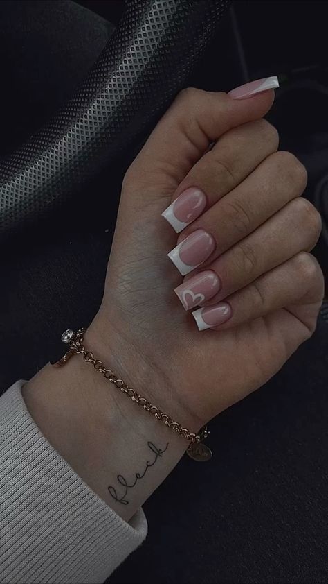 Heart Nail Designs, Wow Nails, French Tip Nail Designs, Simple Gel Nails, Summery Nails, Girly Acrylic Nails, French Tip Acrylic Nails, French Acrylic Nails, Short Square Acrylic Nails