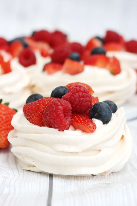 These easy two ingredient meringue nests are so simple even kids can make them. Fill them with cream and fruit to make your own mini pavlovas. Mini Pavlova Recipe, Meringue Nests, Mini Pavlovas, Mini Meringues, Kiwi Berries, Mini Pavlova, Pavlova Recipe, Light Desserts, Meringue Cookies