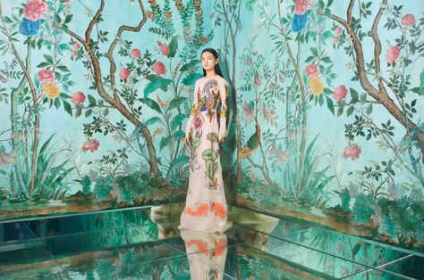 Alessandro Michele Gucci Designer Photos | W Magazine Alessandro Michele Gucci, Gucci Designer, Style Deco, Alessandro Michele, Museum Exhibition, Flower Wall, Chinoiserie, Fashion Photo, Surface Design