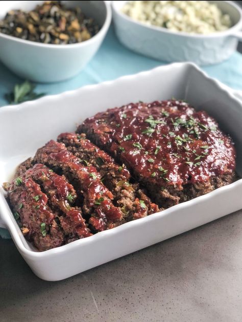 Meatloaf Without Breadcrumbs, Breadcrumbs Recipe, Meatloaf Topping, Moist Meatloaf, Easy Meatloaf Recipe, Sweet Chili Sauce Recipe, Traditional Meatloaf, How To Make Meatloaf, Meat Chili