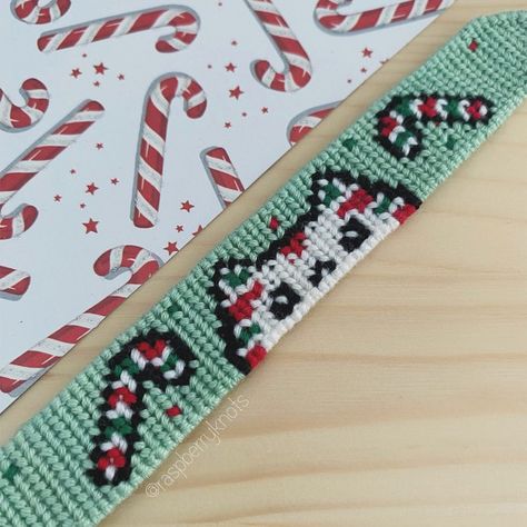 Alpha pattern #137778 | BraceletBook Alpha Pattern Christmas, Christmas Alpha Patterns, Alpha Patterns Bracelet, Alpha Bracelet Pattern, December Winter, Christmas December, Thread Bracelet, Bracelets Patterns, Thread Bracelets