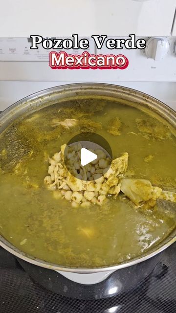 Familia JLOV on Instagram: "👩‍🍳🇲🇽 Pozole Verde Mexicano 😋 #receta #recetasfaciles #recetasmexicanas #arrozmexicano #cocinaconmigo #pozoleverde #recetadepozole #pozolemexicano #pozole #comohacerpozoleverde" Posole Recipe Pork Verde, Chicken Green Pozole Recipe, Easy Green Pozole Recipe, Pozole Recipe Videos, Green Chile Chicken Posole, Pozole Recipe Verde, Green Pozole Recipe Pork, Easy Pozole Recipe Chicken, Green Posole Recipe Chicken