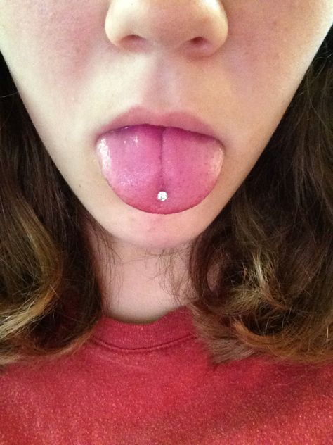 Pierced my own tongue~ Hurt like hëll 🤗 Clear Tongue Piercing, Tounge Ring Aesthetic, Cool Tongue Piercings, Tounge Pericings Aesthetic, Pierced Tongue, Dream Piercings, Tongue Piercing Jewelry, Double Tongue Piercing, Cool Piercings