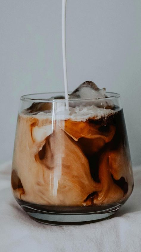 Iced Chai Tea Latte, Iced Chai Tea, Chai Latte Recipe, Iced Chai Latte, Iced Chai, Black Tea Bags, Chai Tea Latte, Air Fry Recipes, High Protein Vegan