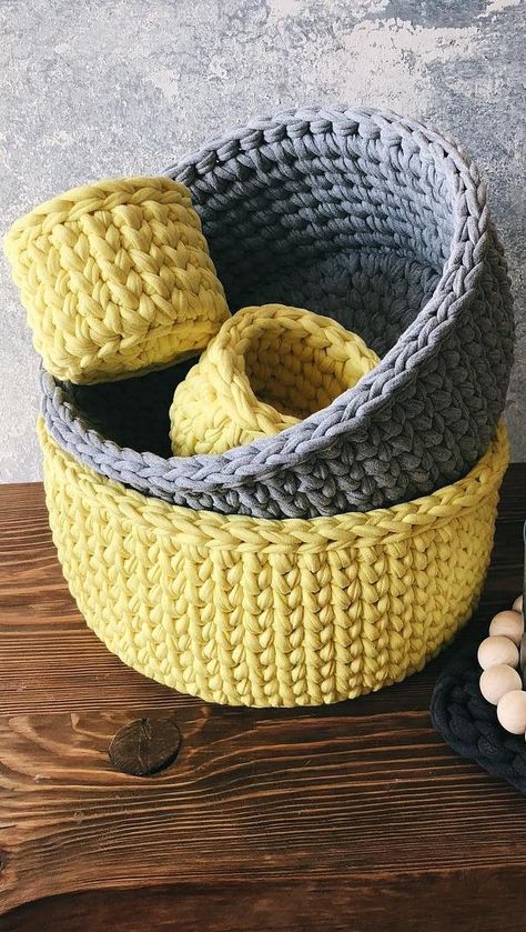 Crochet Basket Jumbo Yarn, Crochet Bins Baskets, Crochet Jute Baskets, Crocheted Basket Patterns Free, Small Crocheted Baskets Free Pattern, Free Crochet Baskets Patterns, Beginner Crochet Basket Pattern Free, Crochet Basket Pattern Free Easy Small, Crochet Chunky Basket