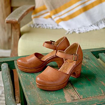 Boc Womens Gia Round Toe Mary Jane Shoes - JCPenney Shoes Mary Jane, Mary Jane Clogs, Grain Design, Clogs And Mules, Clogs Style, Clog Heels, Mary Jane Shoes Womens, Shoes Brown, Famous Footwear